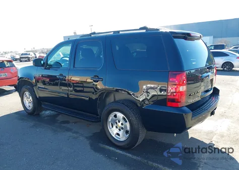 2011 Chevrolet Tahoe Ls z USA, uszkodzony, nr VIN 1GNSCAE06BR163868